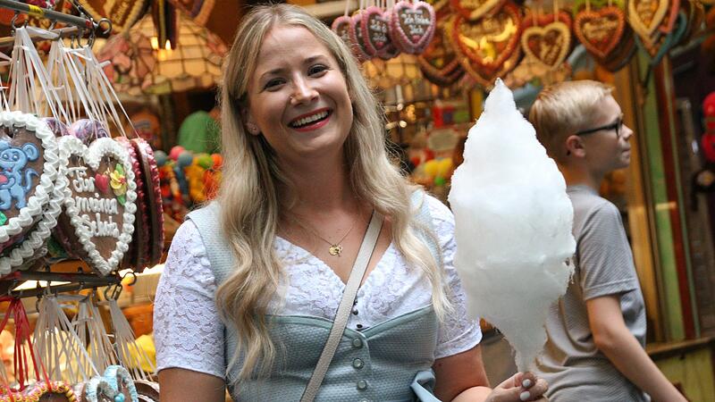 Und auch alle S&uuml;&szlig;waren-Liebhaber kommen beim Annafest voll auf ihre Kosten.Forchheim & Fr&auml;nkische Schweiz