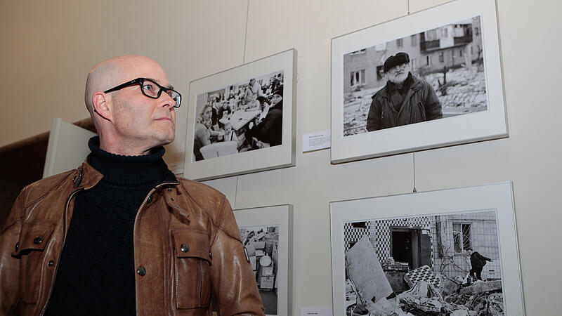 Till Mayer fotografiert seit vielen Jahren in der Ukraine. Seine Bildbände veröffentlicht der Journalist aus Bamberg im Erich-Weiß-Verlag. Till Mayer fotografiert seit vielen Jahren in der Ukraine. Seine Bildbände veröffentlicht der Journalist aus Bamberg im Erich-Weiß-Verlag.