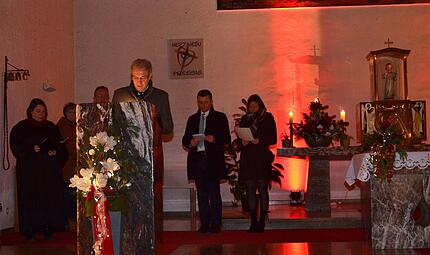 In beeindruckender Weise f&uuml;hrten sie durch einen Wort- Gottesdienst f&uuml;r die Kommunalwahl 2026 und sprachen F&uuml;rbitten und Gebete. Von links Dorothea Weigelt, Mathias Beetz, Landrat Klaus L&ouml;ffler, B&uuml;rgermeister Stefan Heinlein, Kreisr&auml;tin Susanne Heinlein.