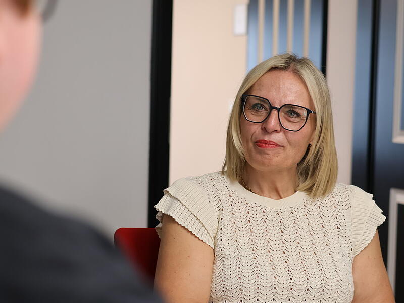 Interview Oberbürgermeisterin Martina HebendanzForchheim & Fränkische Schweiz Fast drei Monate ist Oberbürgermeisterin Martina Hebendanz bereits in Forchheim im Amt. Im FT-Sommerinterview verrät die OB den schwersten Moment ihres Amtsstarts und warum man sich noch keine Sorgen um das Annafest machen muss.