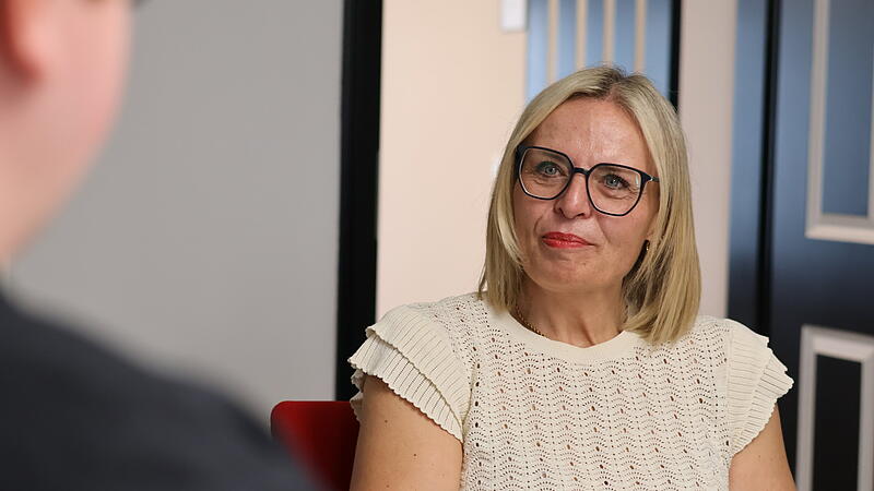 Interview Oberbürgermeisterin Martina HebendanzForchheim & Fränkische Schweiz Fast drei Monate ist Oberbürgermeisterin Martina Hebendanz bereits in Forchheim im Amt. Im FT-Sommerinterview verrät die OB den schwersten Moment ihres Amtsstarts und warum man sich noch keine Sorgen um das Annafest machen muss.