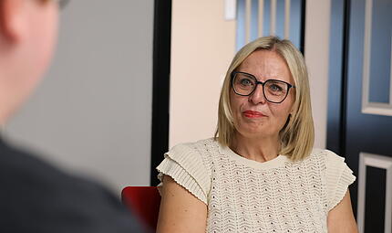 Interview Oberbürgermeisterin Martina HebendanzForchheim & Fränkische Schweiz Fast drei Monate ist Oberbürgermeisterin Martina Hebendanz bereits in Forchheim im Amt. Im FT-Sommerinterview verrät die OB den schwersten Moment ihres Amtsstarts und warum man sich noch keine Sorgen um das Annafest machen muss.