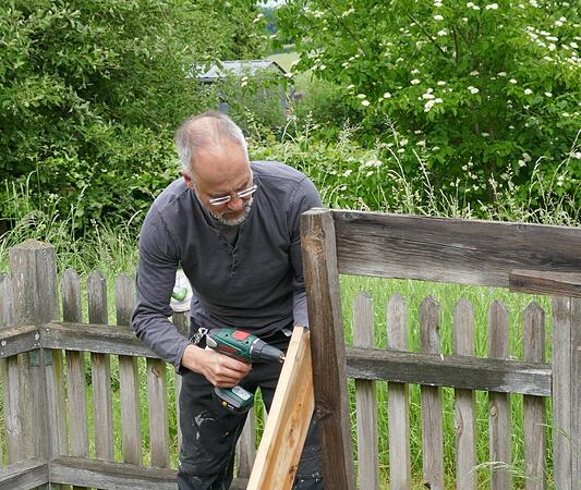 Arno Dörr setzt sein handwerkliches Geschick gerne auch für andere ein.