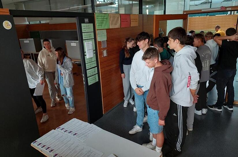 Auch an der Realschule in Höchstadt wurde ein großes Interesse verzeichnet. Auch an der Realschule in Höchstadt wurde ein großes Interesse verzeichnet.
