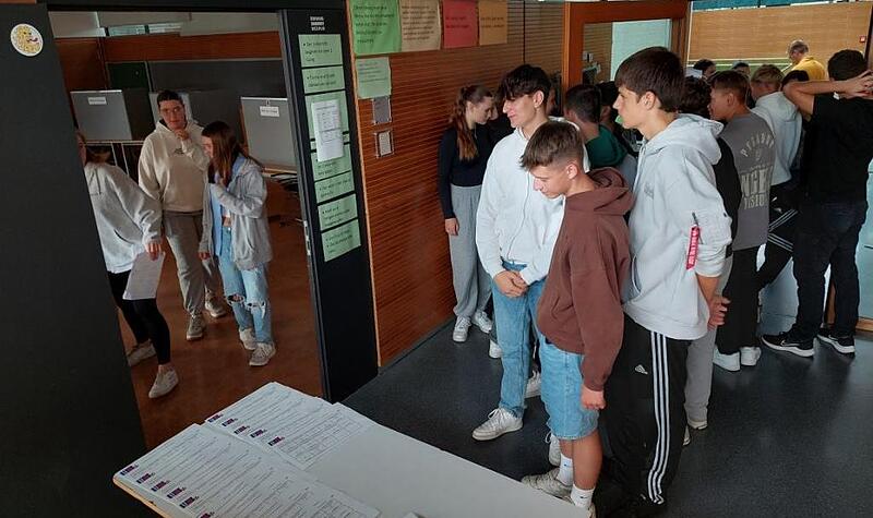 Auch an der Realschule in Höchstadt wurde ein großes Interesse verzeichnet. Auch an der Realschule in Höchstadt wurde ein großes Interesse verzeichnet.