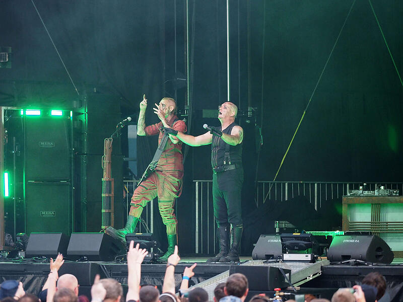 Die Rammstein-Tribute-Band live auf dem Gel&auml;nde der KulturfabrikStahlzeit am 18. Juni in Cortendorf
