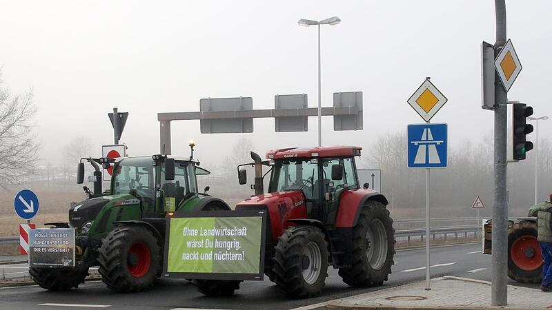 Coburger Landwirte protestieren auf der Lauterer Höhe.