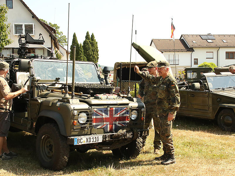 Militärfahrzeug-Austellung in Wildenheid: Einige Fahrzeuge wurden im Zweiten Weltkrieg eingesetzt. Militärfahrzeug-Austellung in Wildenheid: Einige Fahrzeuge wurden im Zweiten Weltkrieg eingesetzt.