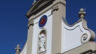 Die Fuchsstädter Pfarrkirche erstrahlt seit kurzem in frischen Glanz .