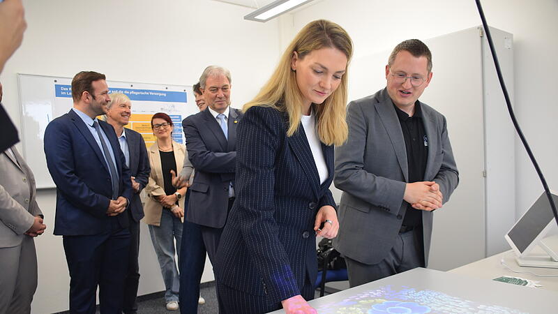 Er&ouml;ffnung Pflegekompetenzcenter in Kronach-Neuses
