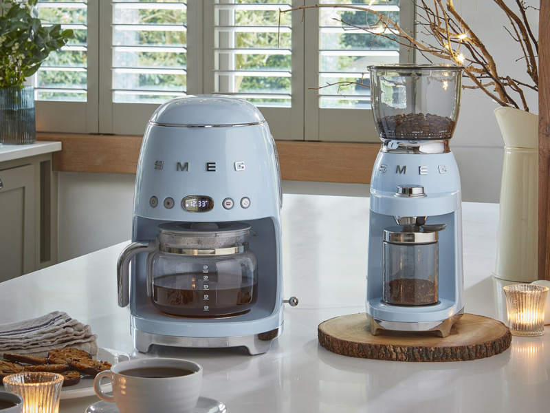 Smeg-Geräte bei STARKKüchen 2412