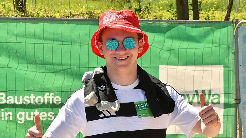 Kopfbedeckung war den hei&szlig;en Temperaturen wichtig.