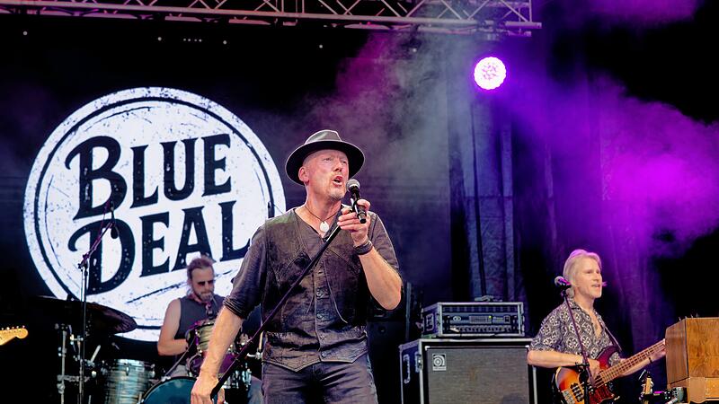 Blue Deal beim Blues- und Jazzfestival in BambergIn Extremo aus Schloss Eyerichshof