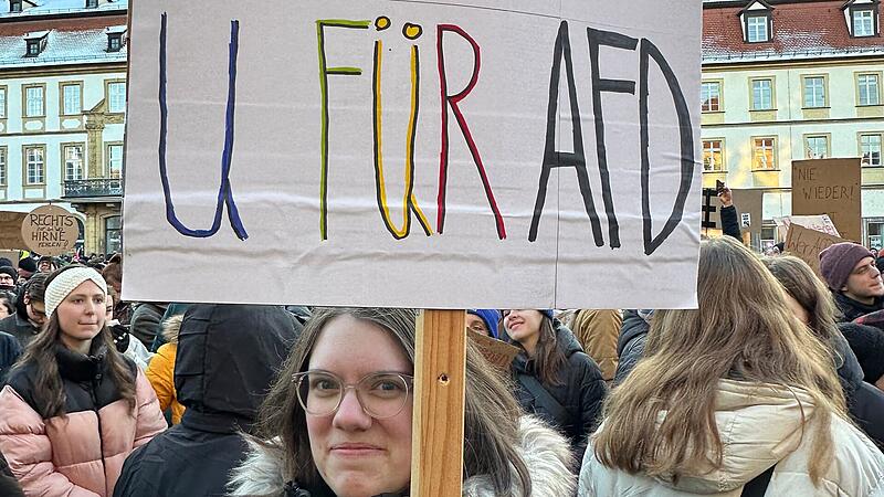 Kaa U f&uuml;r AfD forderte die Bambergerin Lilly (20). Einheimische wissen, dass das eine der sch&auml;rfsten Strafen f&uuml;r Domst&auml;dter ist: Gemeint ist das ungespundete Bier der Brauerei Mahrs.