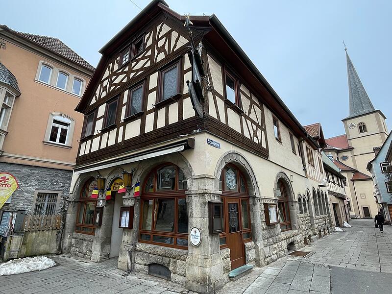 Die frühere Weinstube Kirchner in Bad Kissingen hat wieder geöffnet. Dort wird jetzt als "Restaurant Transilvania" rumänische Küche geboten. Die frühere Weinstube Kirchner in Bad Kissingen hat wieder geöffnet. Dort wird jetzt als "Restaurant Transilvania" rumänische Küche geboten.