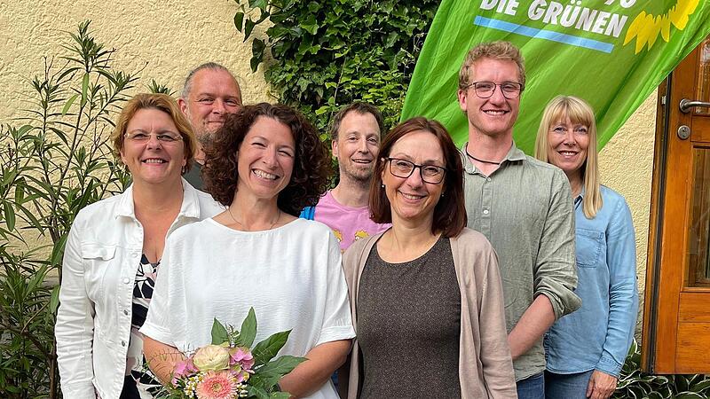Von links Kirsten Hofmann, Markus Heurung (Vors.), Nicole Hartmann (Vors.), Tobias Brux, Britta Söpper (Schatzmeisterin), Sebastian Häfner, Sandra Weiner. Von links Kirsten Hofmann, Markus Heurung (Vors.), Nicole Hartmann (Vors.), Tobias Brux, Britta Söpper (Schatzmeisterin), Sebastian Häfner, Sandra Weiner.