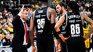 Baskets-Headcoach Anton Gavel hat seine Mannschaft um EJ Onu, Moritz Krimmer und Austin Crowley (von links) hervorragend auf Ludwigsburg eingestellt. Der Lohn: ein 86:74-Ausw&auml;rtssieg in der MHP-Arena.