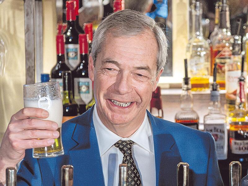 Der Rechtspopulist Nigel Farage von der Partei Reform UK arbeitet an einer F&uuml;hrungsrolle seiner Gruppierung.