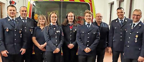 Neu gewählt wurde bei der Freiwilligen Feuerwehr Zeitlofs: (von links) 1. Kommandant und Bürgermeister Matthias Hauke, stellvertretender Kommandant Torsten Hereth, stellvertretende Schriftführerin Andrea Hereth, 1. Kassier Maja Röhrig, Schriftfüh... Neu gewählt wurde bei der Freiwilligen Feuerwehr Zeitlofs: (von links) 1. Kommandant und Bürgermeister Matthias Hauke, stellvertretender Kommandant Torsten Hereth, stellvertretende Schriftführerin Andrea Hereth, 1. Kassier Maja Röhrig, Schriftfüh...