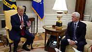 Donald Trump (links), Präsident der USA, mit seinem Vizepräsidenten Mike Pence im Mai 2020 im Oval Office des Weißen Hauses. Mittlerweile sind die Männer Konkurrenten und verfeindet.