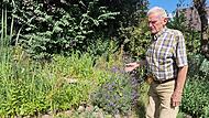 Ulf Zeidler, der Ehrenvorsitzende der Bund Naturschutz Kreisgruppe Bad Kissingen in seinem Garten. Ulf Zeidler, der Ehrenvorsitzende der Bund Naturschutz Kreisgruppe Bad Kissingen in seinem Garten.