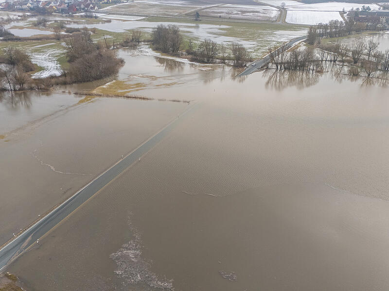Hochwasseralarm im Aischgrund: Das Wasserwirtschaftsamt N&uuml;rnberg gibt eine Hochwasserwarnung vor Ausuferungen und &Uuml;berschwemmungen in der Stadt Erlangen und im Landkreis Erlangen-H&ouml;chstadt heraus.