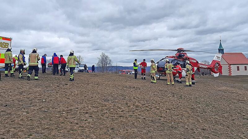 Feuerwehr Kirchehrenbach: Abgestürzter Gleitschirmflieger fordert Einsatzkräfte am WalberlaForchheim & Fränkische Schweiz Feuerwehr Kirchehrenbach: Abgestürzter Gleitschirmflieger fordert Einsatzkräfte am WalberlaForchheim & Fränkische Schweiz