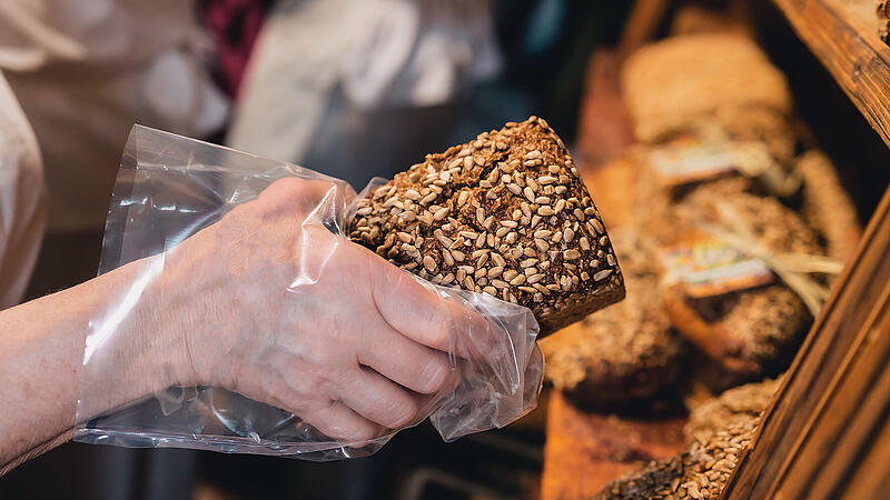 Frisches Geb&auml;ck z&auml;hlt immer noch zum beliebtesten Snack der Deutschen &ndash; damit sich das weiterhin auch diejenigen leisten k&ouml;nnen, die es produzieren und verkaufen, fordert die B&auml;ckereigewerkschaft NGG ein deutliches Lohn-Plus.