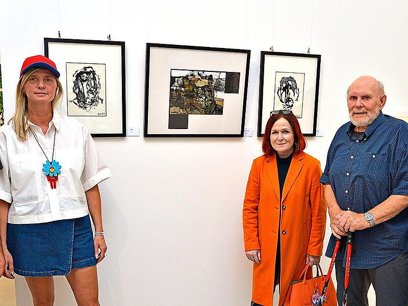 Eine Sonderausstellung ist dem Rehauer Roland Lein gewidmet. Der K&uuml;nstler (Zweiter von rechts) erkl&auml;rte dem Kulmbacher OB und Stellvertretender Landr&auml;tin Christina Flauder Grundz&uuml;ge seines Schaffens. Links die beiden BFK- Vorsitzenden J&uuml;rgen Stahl...