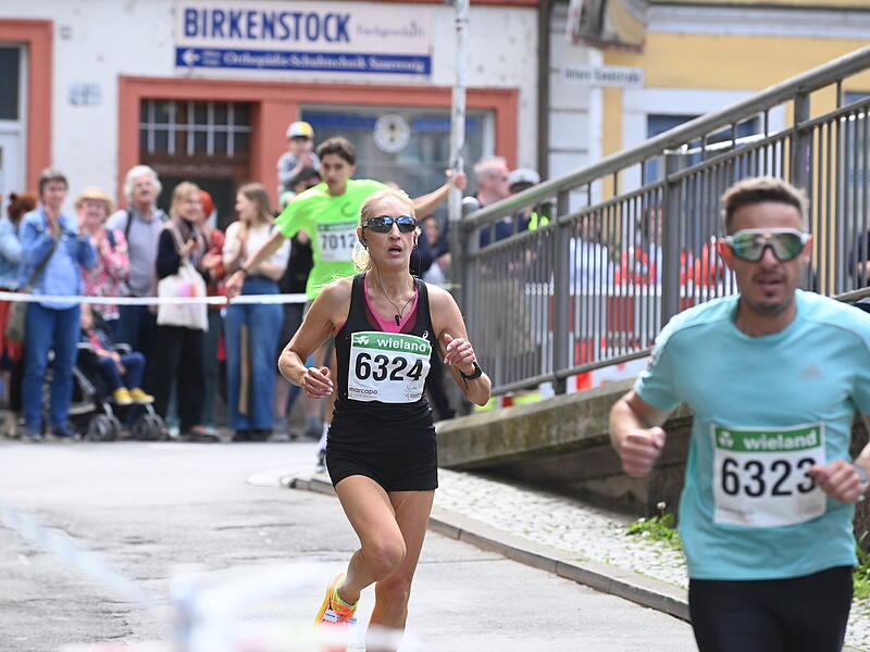 Weltkulturerbelauf 2025: 10,7 Kilometer durch Bamberg. Etwa 3700 Teilnehmer waren beim Wieland-Lauf am Start.