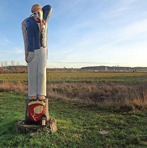 Die Figurenbeute des Hopfenpfl&uuml;ckers von Lonnerstadt wird in die neue Brosch&uuml;re aufgenommen.