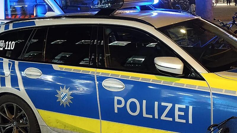 Polizei Wagen Nacht Bayern