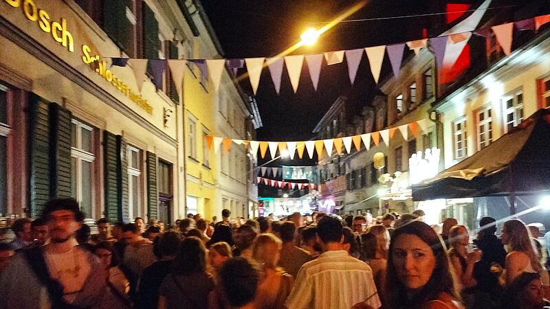 Impressionen von der Freitagnacht bei der Sandkerwa 2024