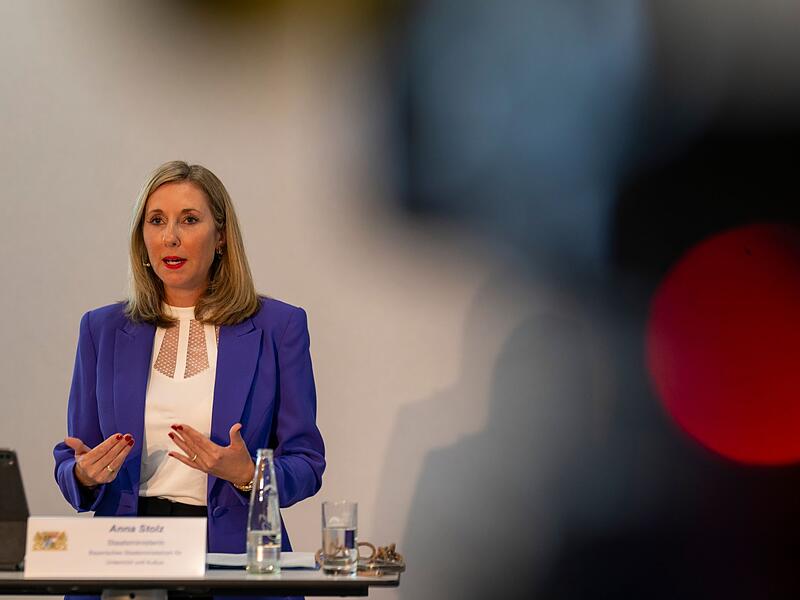 Bayerns Kultusministerin Anna Stolz