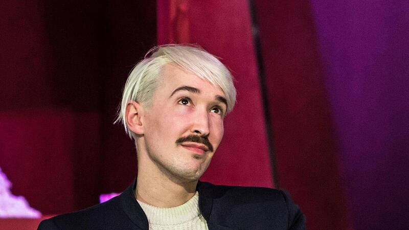 Neil Barry Moss Neil Barry Moss ist seit der Spielzeit 2024/2025 Intendant des Coburger Landestheaters. Jetzt steht er vor einem Wechsel nach Münster.