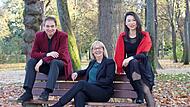 Xiao Liu (Sopran, r.), Marina Palmer (Klavier) und Rainer Denk (Sprecher) präsentieren ein facettenreiches Programm, das europäische Romantik, jüdische Klangwelten, Moderne, Jazz und Broadway miteinander verbindet. Xiao Liu (Sopran, r.), Marina Palmer (Klavier) und Rainer Denk (Sprecher) präsentieren ein facettenreiches Programm, das europäische Romantik, jüdische Klangwelten, Moderne, Jazz und Broadway miteinander verbindet.