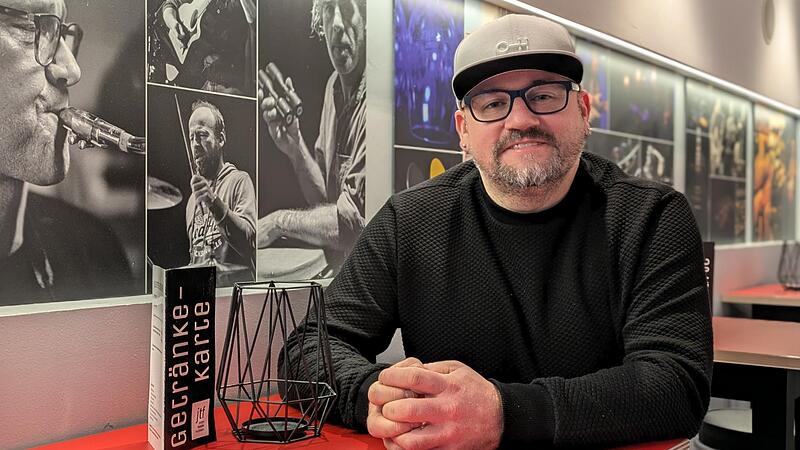 Martin Borowski freut sich schon auf die weihnachtlichen Sketche im Jungen Theater Forchheim.