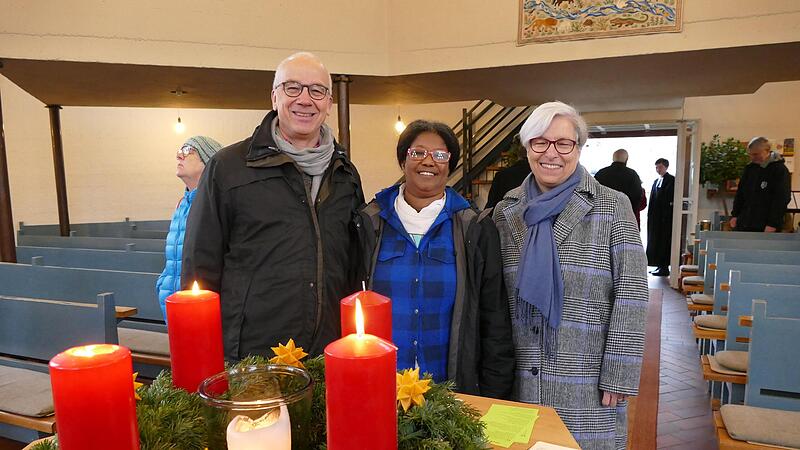Tsigehana Teklai (Mitte) dankt vor allem auch Pfarrer Andreas Schlechtweg und Pfarrerin Susanne Wittmann-Schlechtweg, die die Unterst&uuml;tzer mobilisiert haben.