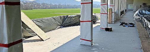 Am Turniergebäude in der Au wird zwei Wochen lang gearbeitet. Am Turniergebäude in der Au wird zwei Wochen lang gearbeitet.