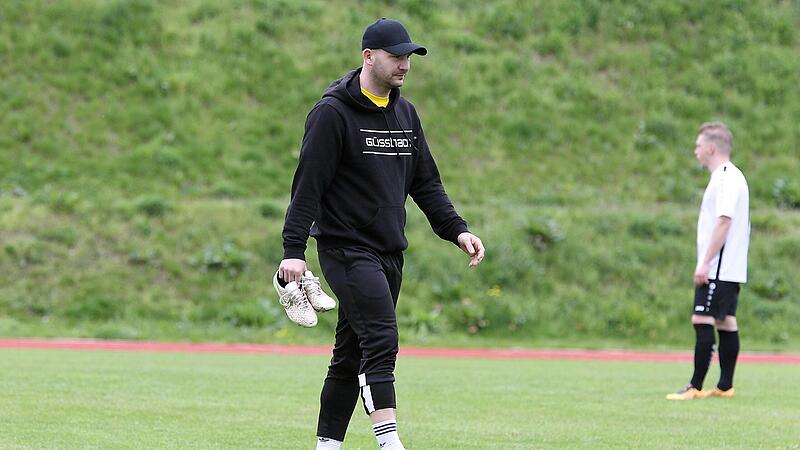 Tobias Eichhorn ist seit der Saison 2021/22 als Spielertrainer des TSV Breitengüßbach aktiv, am Saisonende ist für den 39-Jährigen vorerst aber Schluss. Ob dauerhaft, das werde die Zukunft zeigen. Tobias Eichhorn ist seit der Saison 2021/22 als Spielertrainer des TSV Breitengüßbach aktiv, am Saisonende ist für den 39-Jährigen vorerst aber Schluss. Ob dauerhaft, das werde die Zukunft zeigen.