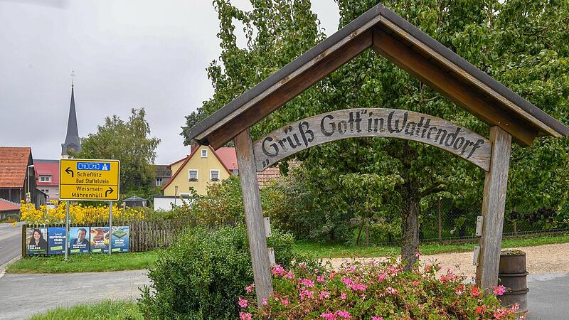 Wattendorf begrüßt seine Gäste mit Blumen.