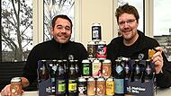 Johannes Hofmann (links) und Andreas Gaufer haben mit noch fünf weiteren Mitstreitern die MetaBrew gegründet, die erste Web3-Brauerei der Welt.