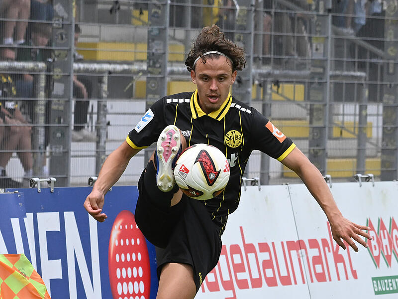 Sport Fußball Saison 2026 / 2027 Regionalliga Bayern Privatspiel am Sonntag 05.07.2026 Spielort Hans-Walter-Wild-Stadion Bayreuth Spielbeginn 13.30 h SpVgg Bayreuth gegen SpVgg Greuther Fürth Halbzeitergebnis 0:0 Endstand 1:0 Marlon Fries Marlon Fries ist als Außenverteidiger bei der SpVgg Bayreuth gesetzt.