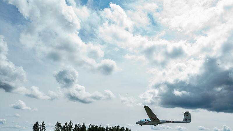 Segelflugzeug auf der Wasserkuppe Segelflugzeug auf der Wasserkuppe