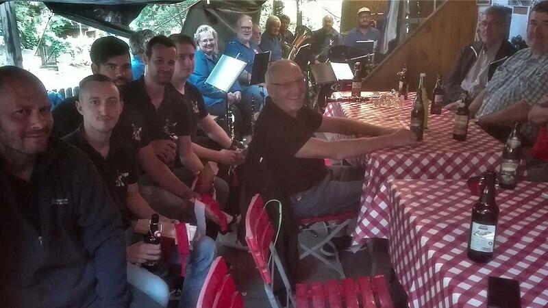 Die Stimmung war gut am Freitag im Bol&auml;sd&auml;-H&auml;usla am H&ouml;chstadter Kellerberg.