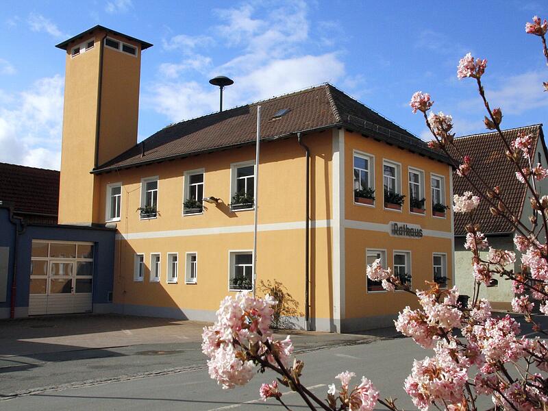 Im Rathaus von Poxdorf muss gespart werden.