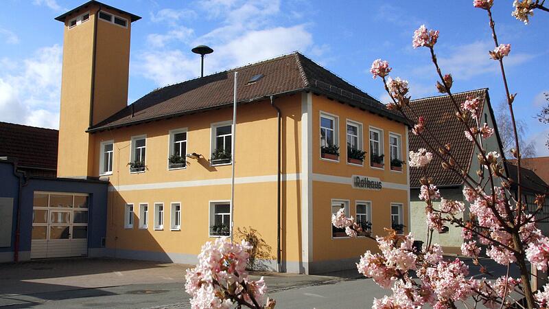 Im Rathaus von Poxdorf muss gespart werden.