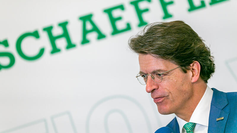 Schaeffler HerzogenaurachForchheim & Fränkische Schweiz Quo vadis, Schaeffler? Bei der Jahrespressekonferenz spricht Schaeffler-CEO Klaus Rosenfeld von weiterhin herausfordernden Zeiten. Im Gepäck hat er halbwegs ernüchternde Zahlen – und große Ziele.