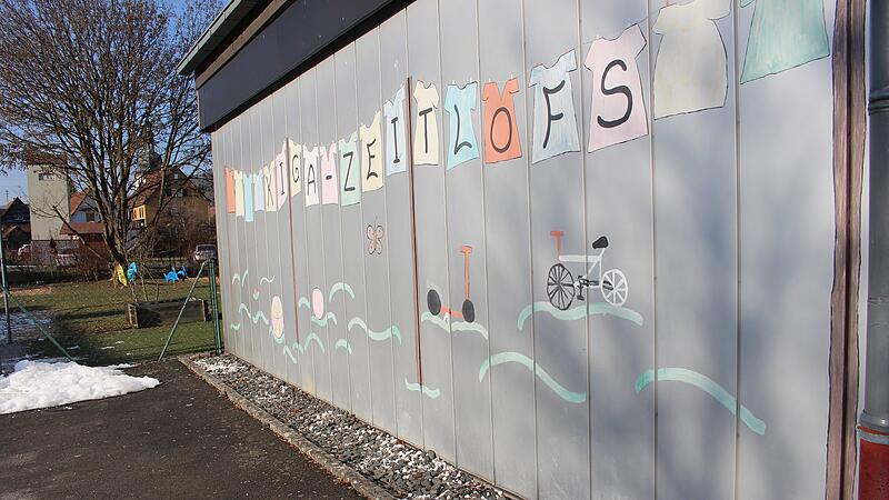 Ab 2027 m&uuml;ssen Eltern den vollen Kindergartenbeitrag zahlen. Bisher hat die bayerische Regierung finanziell unterst&uuml;tzt.