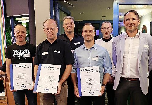 Auf stolze 160 Jahre Betriebszugehörigkeit bringen es die Prechtel-Jubilare (v. l.): Georg Böhm, Frank Meister, Frank Roppelt, Mathias Schuhmann, Markus Bärtlein, Niederlassungsleiter Markus Schmidt.